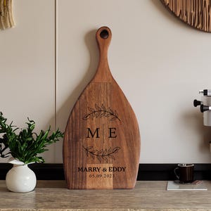 Planche à découper pour couple personnalisée, cadeau de mariage, Planche à découper personnalisée, Planche à découper familiale, Planches de charcuterie, Planche à découper gravée