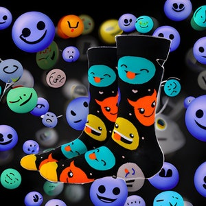 EMOJI Smiley Faces Evil Fun Dress Socks Novelty Crew Socks Crazy Funky Socks Men&#39;s Socks Unisex Socks Fun Valentines Day Gift