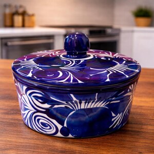 alavera Ceramic Bowl with Lid, Mexican Pottery Dish, Blue Handmade Style Kitchen Decor, Rustic Serving Bowl, Boho Farmhouse Home Decor