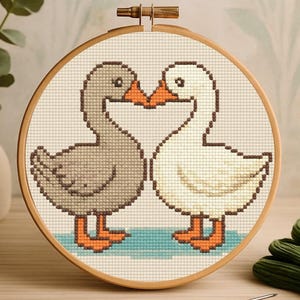 Cute duck couple cross stitch pdf digital download sharing love Goose bumps - Punto croce gatto - Ponto cruz grfico-kawaii goose embroidery