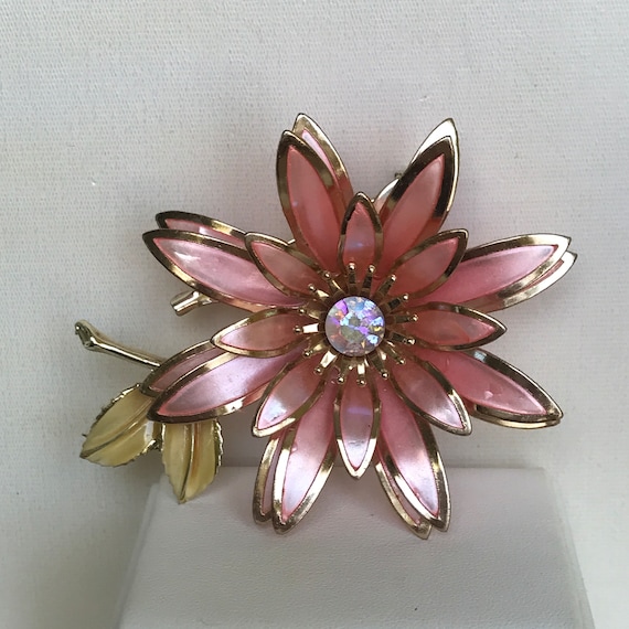 Vintage Coro Pink Flower Aurora Borealis Gold Ton… - image 1