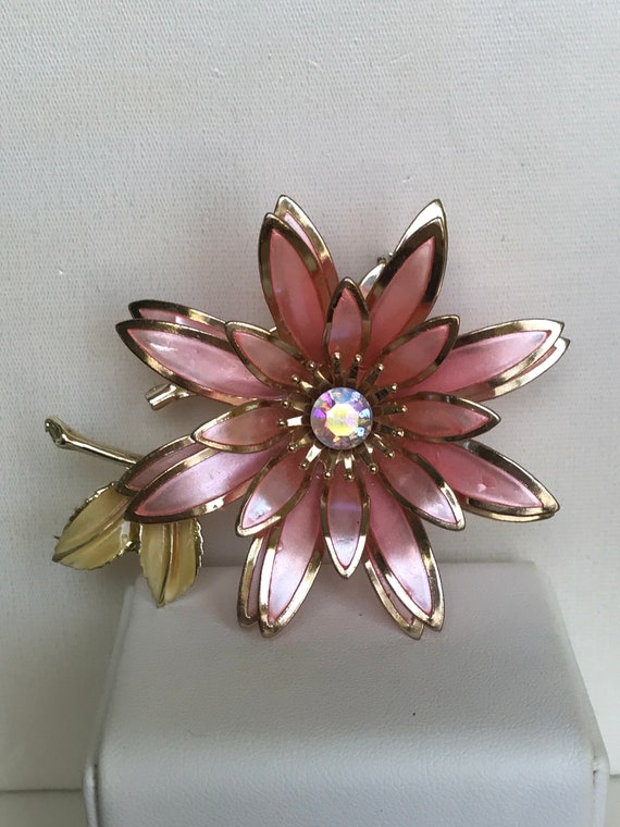 Vintage Coro Pink Flower Aurora Borealis Gold Ton… - image 2