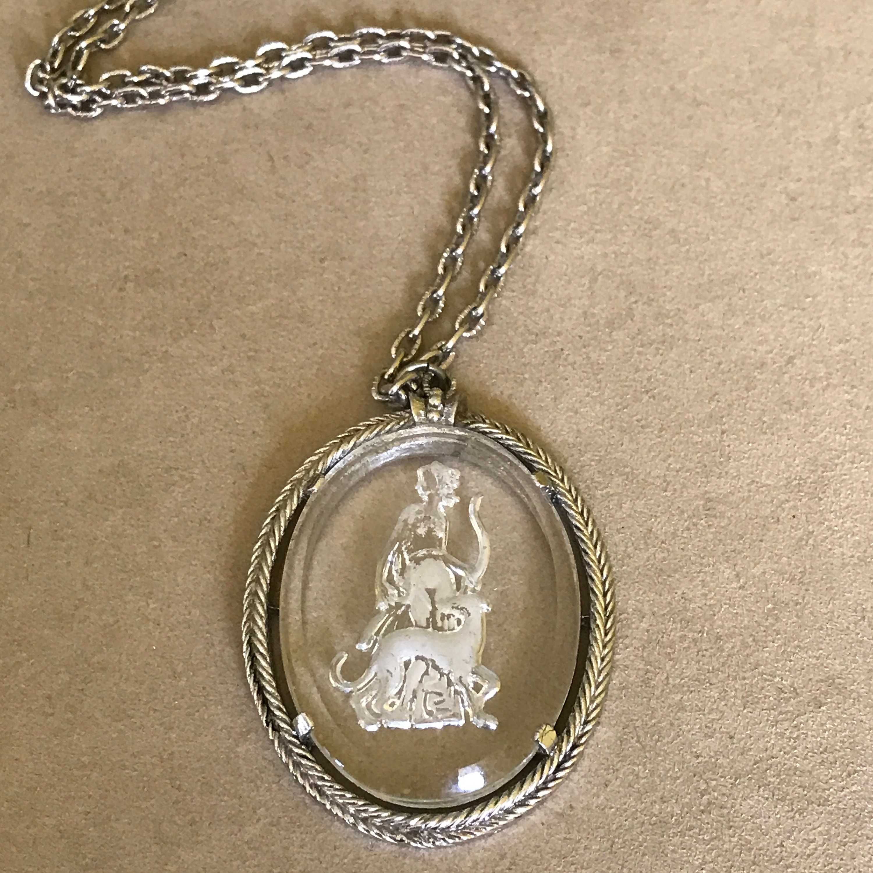 Vintage Avon Intaglio Pendant Goddess Diana Silver Tone Necklace