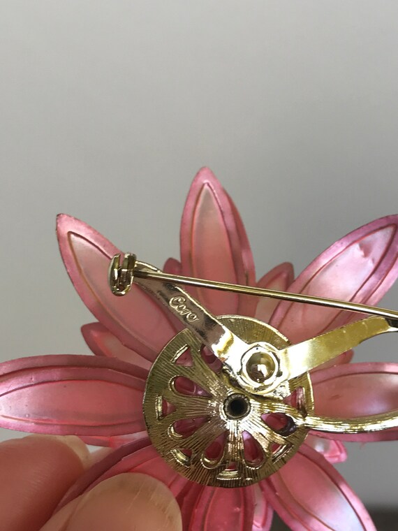 Vintage Coro Pink Flower Aurora Borealis Gold Ton… - image 4