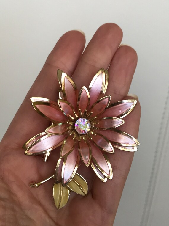 Vintage Coro Pink Flower Aurora Borealis Gold Ton… - image 5