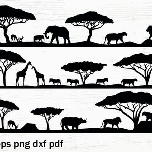 K&ouml;nnte beinhalten: Schwarzwei&szlig;es Silhouettendesign mit verschiedenen Tieren und B&auml;umen. Zu den Tieren geh&ouml;ren ein Elefant, eine Giraffe, ein Nashorn, ein L&ouml;we, ein Strau&szlig; und ein Hirsch. Die B&auml;ume sind alle Akazien. Das Design ist perfekt, um ein Design zum Thema Safari zu erstellen.