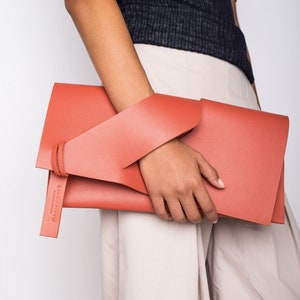 Leder Abend Clutch Bag, Orange + Farben, Einzigartige Riemen, Hochzeit Gast Geldbörse, personalisierte Geburtstag, Abschlussgeschenk
