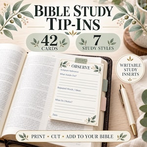 Può includere: Un set di 42 schede per lo studio biblico con 7 stili di studio, caratterizzato da una scheda color crema con accenti di foglie verdi e righe per appunti. Il testo recita BIBLE STUDY TIP-INS, 42 CARDS, 7 STUDY STYLES, WRITABLE STUDY INSERTS e PRINT CUT ADD TO YOUR BIBLE.