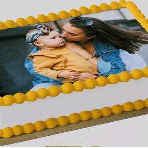 Personalized cake topper with photo. Edible cake decoration for birthdays and weddings. Graphics of your choice. (Own project)