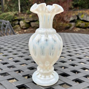 ビンテージ　フェントン　 ドット Fenton Coin Dot Vase - Etsy