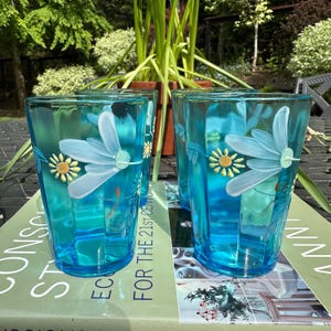 Vintage Set of 4 Blue Juice Glasses with Hand Painted Daisies Flowers, 1940’s, Barware, Drinking Glasses, Retro Kitchen, Floral Glasses