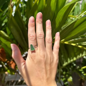 Size 8 Silver Green Sea Glass Ring