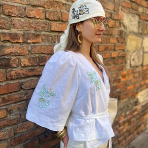 EMMYLOU PAISEY - embroidered linen blouse with straight short sleeves