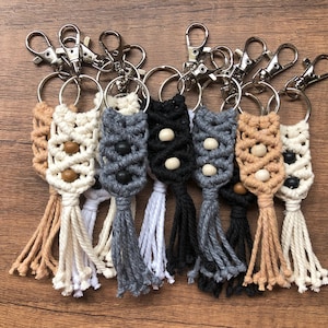 Macrame Keychain/ Macrame Gifts/ Keychain Gifts/ Handmade Gifts/ Keychains/ Macrame/ Art/ Boho keychains/ Boho gifts