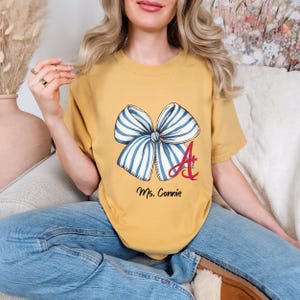 Benutzerdefinierte Lehrer Name T-Shirt, personalisiertes Lehrer Geschenk Bild 4