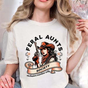 Pregnancy Reveal to Sister Auntie Shirt Opossum Shirt Feral Aunt Shirt Pregnancy Reveal to Family Weirdcore Clothing Baby Announcement
