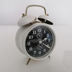 Vintage bell alarm clock Europe 70s alarm clock travel alarm clock table clock Germany Alarm Clock