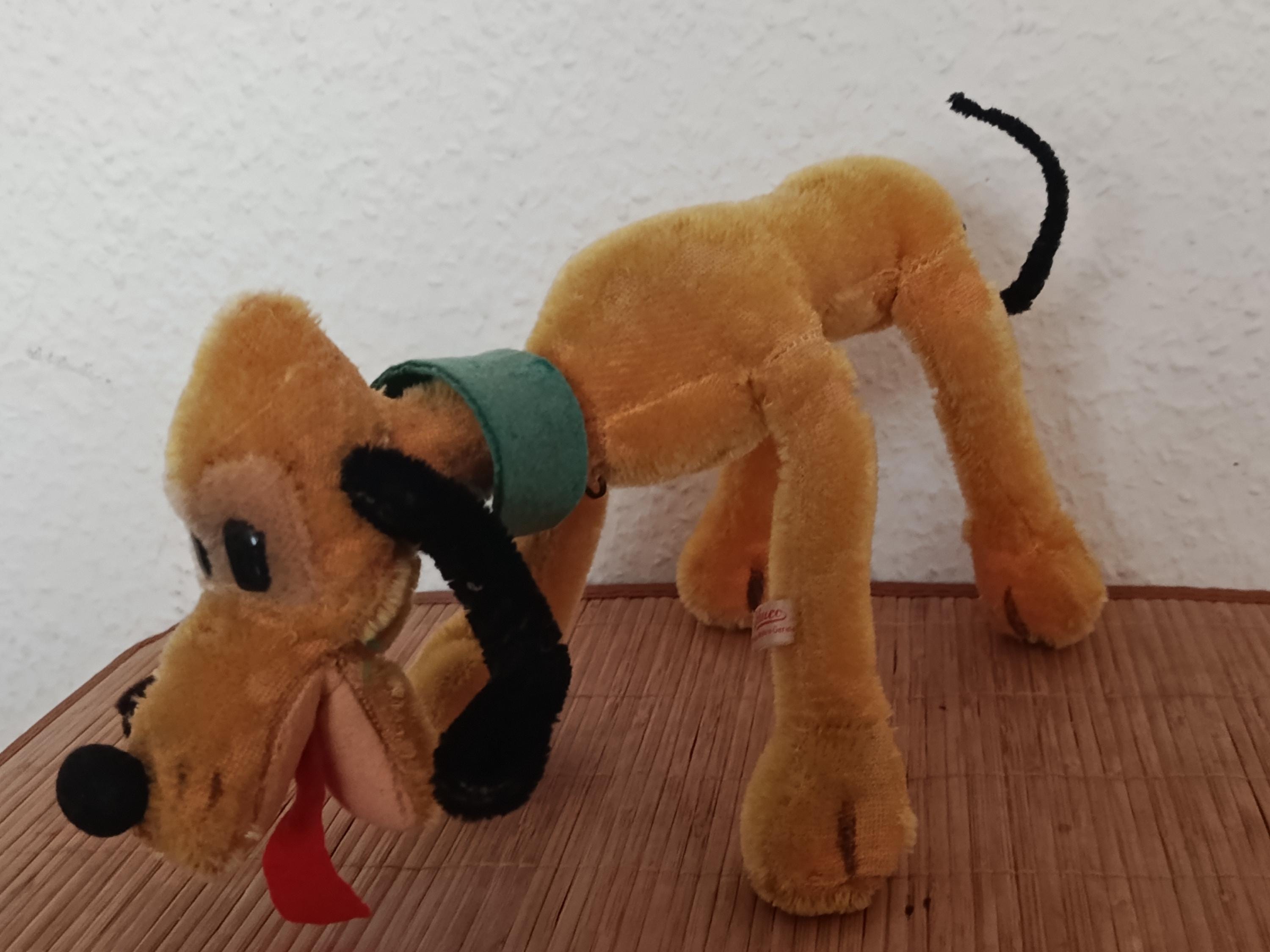 Jouets mécaniques Schuco en plastique