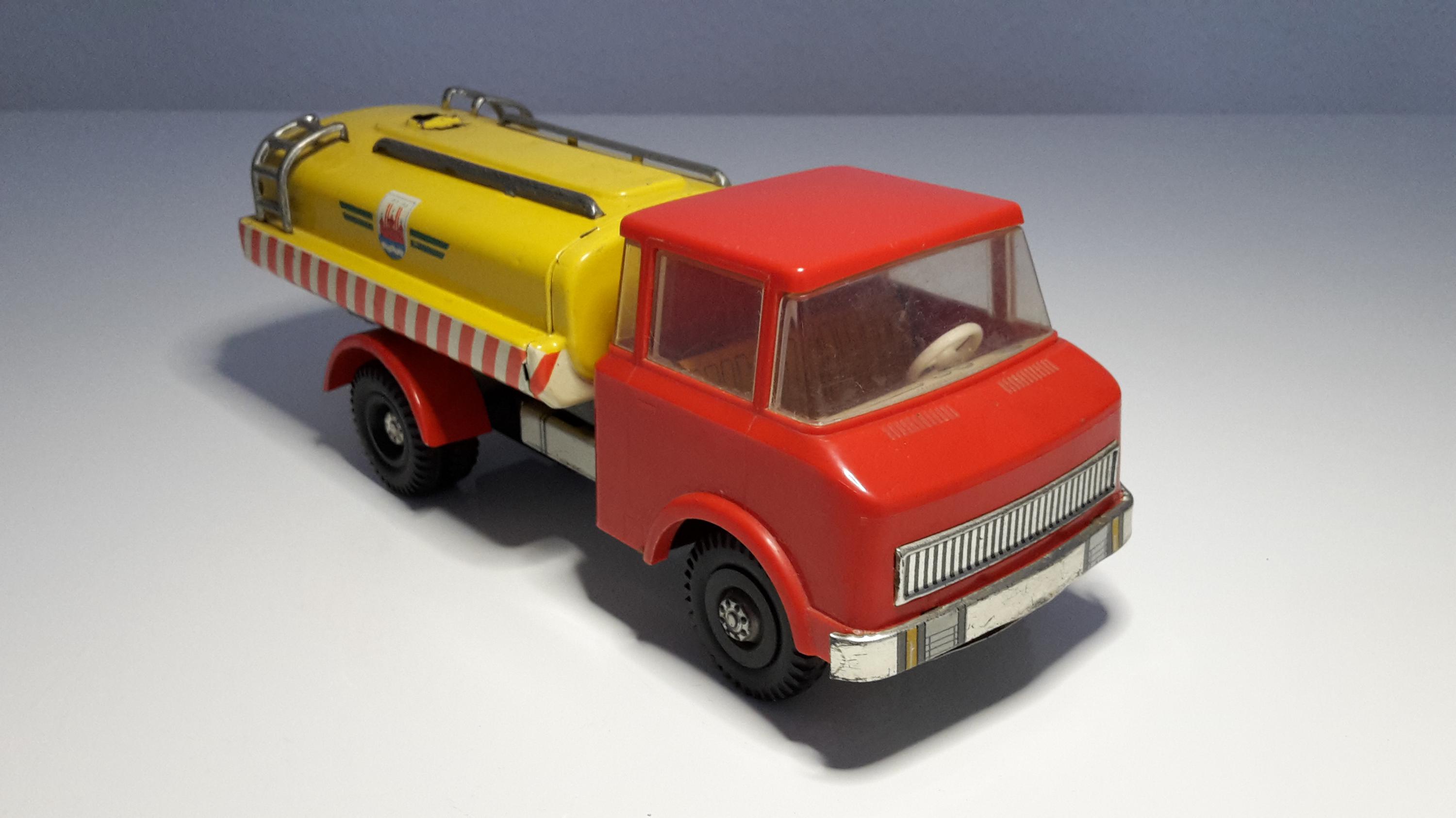 camion Bois citerne militaire RARE vintage env. 1950