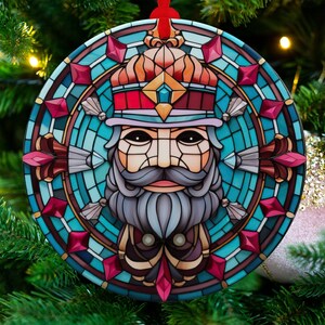 Quebra-nozes de Natal com barba cinza, enfeite de vitral falso, enfeite de natal, presente de natal com vitral, retrô, cores vibrantes