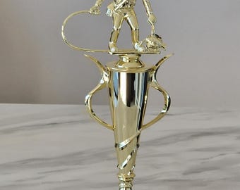 Trofeo coppa personalizzato da 28 cm con statuetta di pesca/pesca su base in marmo nero. Trofeo/premio di pesca ideale