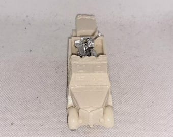 20mm Sdkfz 7 8 ton Half-Track with 37mm Flak & trailer (RVM110)