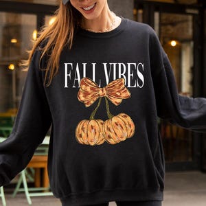 Herbst Vibes Kürbis Sweatshirt, Gemütlicher Herbst Pullover Niedliches Herbst Outfit