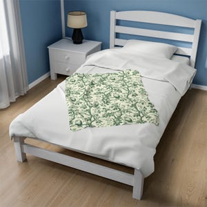 Green Owl Blanket, Forest Owl Throw Green Toile Blanket Woodland Creature Throw Bird Lover Blanket Forest Green Bedding Owl Lover Throw Gift bild 5