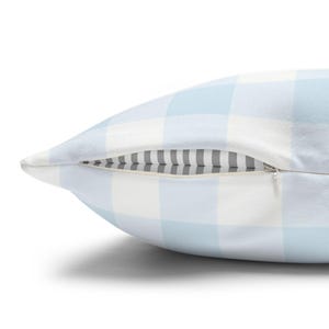Blue Gingham Pillow Cover, Light Blue Checkered Cushion Cover Blue Check Nursery Pillow Farmhouse Chic Decor Blue White Plaid Pillow Cover afbeelding 7