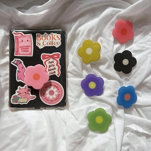 Dual Colour Flower Pop Socket, Adhesive Pop Holder, Viral Pop Socket, Resin Phone Grip