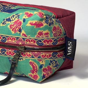 Trousse vanity, motif fleuri turquoise, trousse de toilette femme colorée
