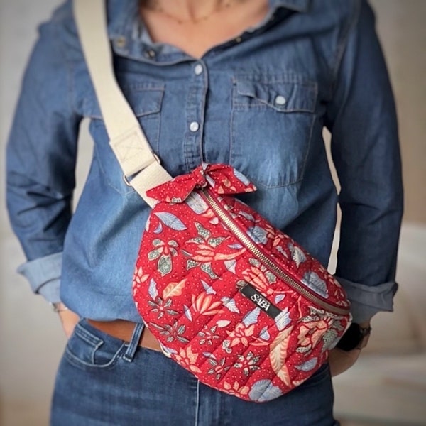 Sac banane femme, coton fleuri matelassé rouge, batik balinais