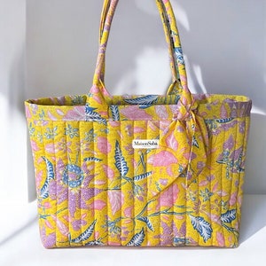 Sac cabas fourre-tout jaune, tissu fleuri batik, tote bag matelassé