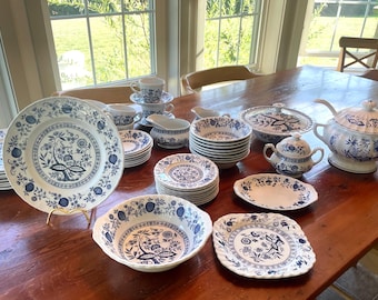 Service for 8 Enoch Wedgwood Blue Heritage Dinnerware Set Enoch