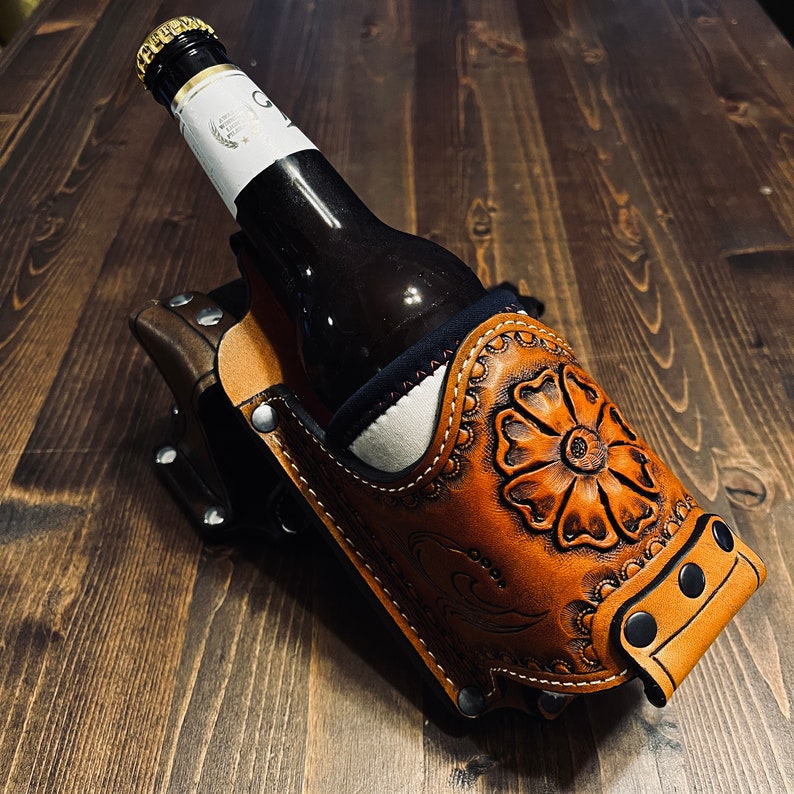 Trinken Sie Holster, trinken Sie Koozie, Getränketräger, Getränkehalter, Getränkehalter, Clip auf Koozie, Trinkzubehör, Flaschenhalter, Getränkehalter, Getränk Tan