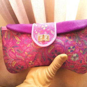 Multicolored embossed leather wallet bag with fuchsia print Magenta Series V&G