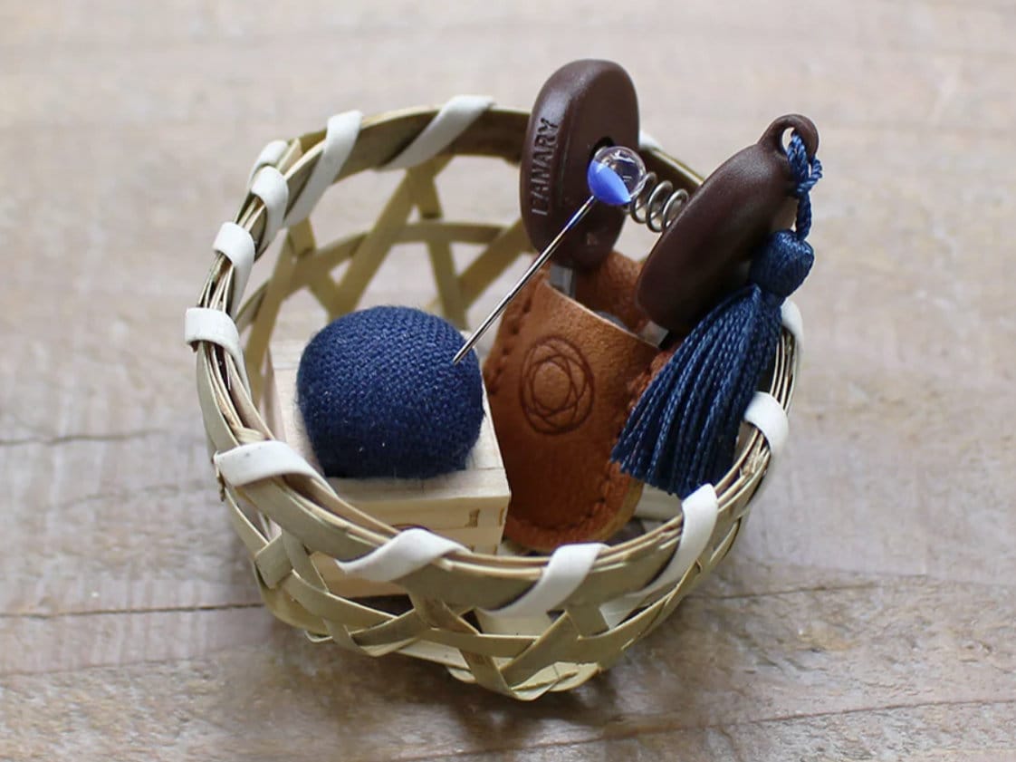 COHANA Seki Mini Scissors and Mini Masu Pincushion Gift Set - thread snips, pincushion, pin in basket