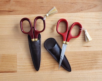 COHANA Shunuri Small Scissors with Lacquered Handles