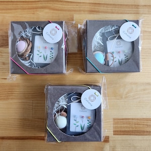 Zestaw naszyjnika z szpilkami do szycia Tombo-dama i poduszeczkami cyprysowymi