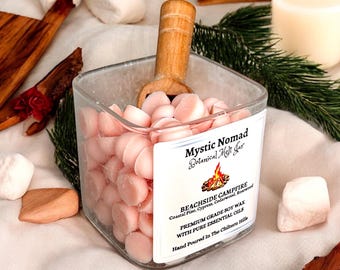 Pastillas de cera de soja con aroma a fogata en la playa: Pino costero, ciprés, cedro y palo de rosa.