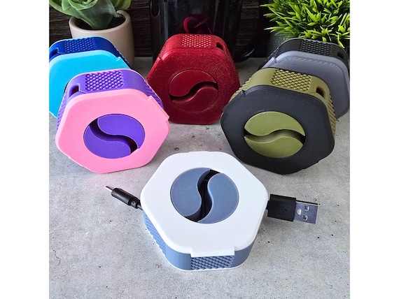 Travel USB Cable Winder: 3D Printed Two-Tone Portable Cord Organizer
