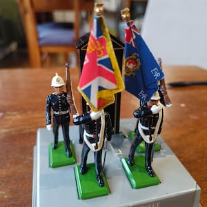 The Royal Marines Britains Petite 1989 toy soldier collection