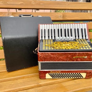 Russian Accordion Acord 80 Bass, 5 Registers, With Straps, Key Accordion, Made in USSR, Nice Sound Vintage Piano Accordion, Case