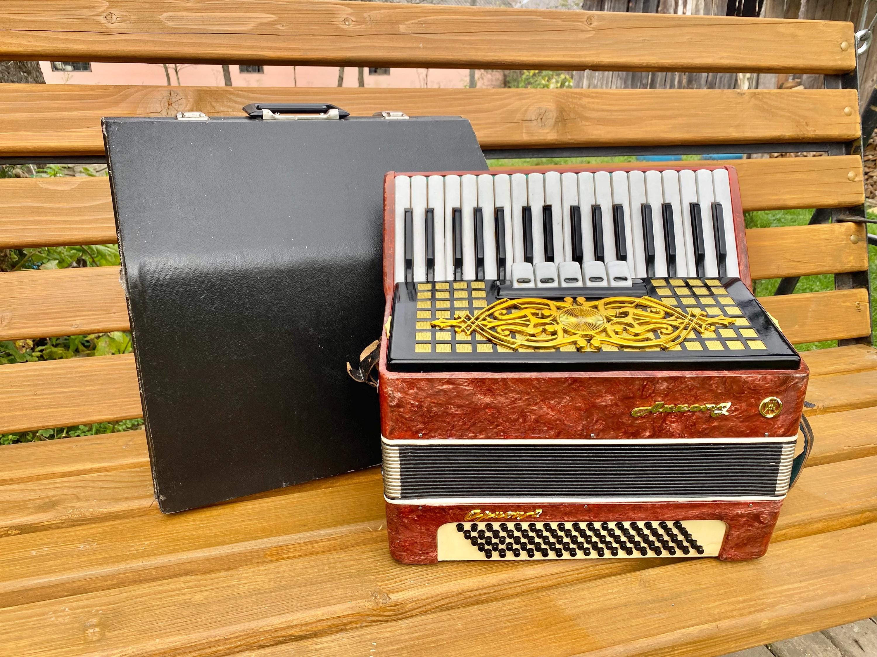 Russian Accordion Acord 80 Bass, 5 Registers, With Straps, Key 