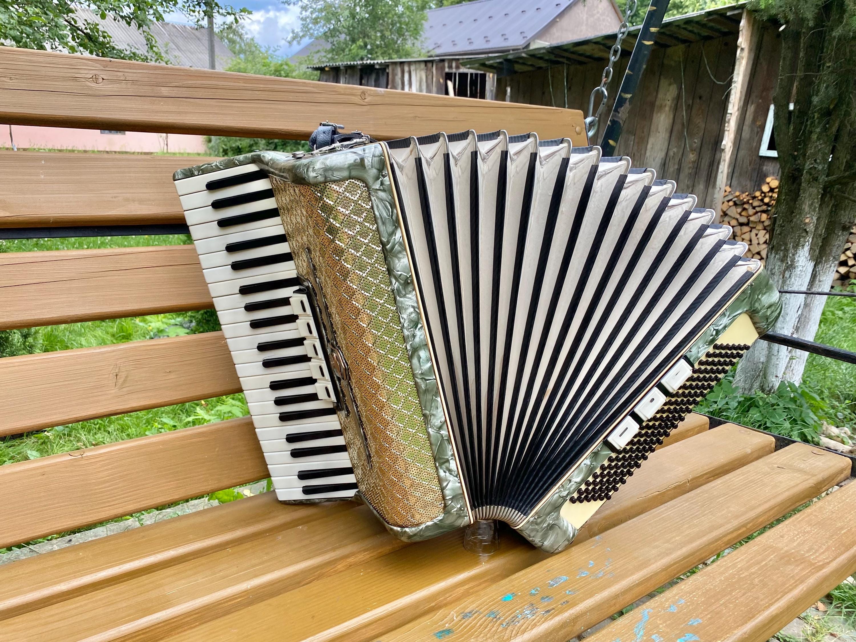 ヴィンテージ ウェルトマイスター ピアノアコーディオン 軽量、ドイツ