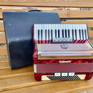 Vintage Weltmeister Piano Accordion Lightweight, made in Germany,96 bass buttons, straps, original musical instrument with accordion