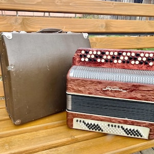 Bayán, acordeón de la URSS, acordeones, instrumento musical, acordeón ucraniano, bayán ucraniano, bayán clásico, bayán antiguo, bayán antiguo,