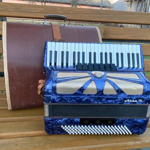 Lignatone Aida IV Accordion, Piano Accordion 120 Bass, 7+3 regisrer, Case, Made in Czechoslovakia, Accordion, Folk Musical Instrument