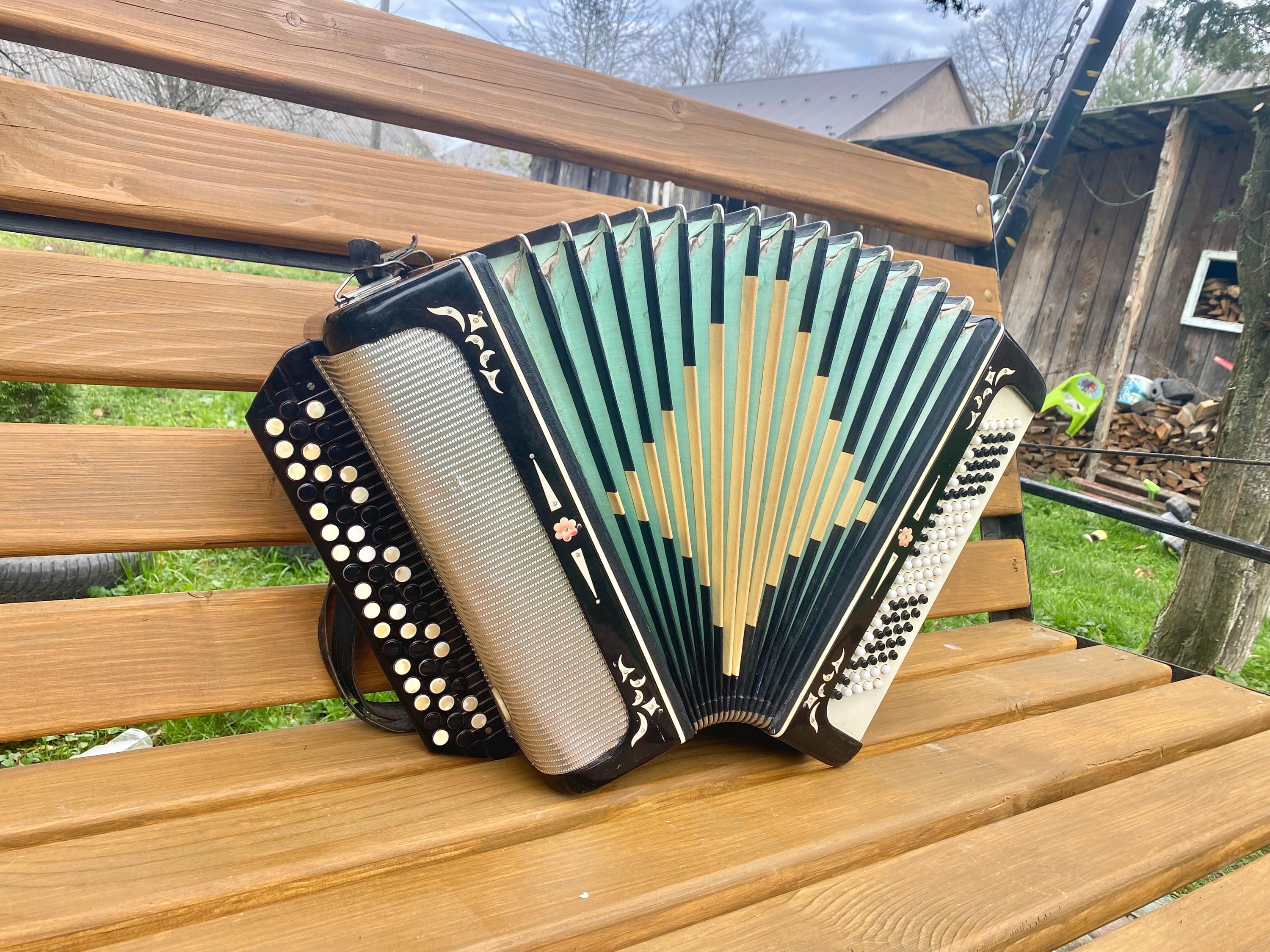 Russian button accordion - Etsy 日本