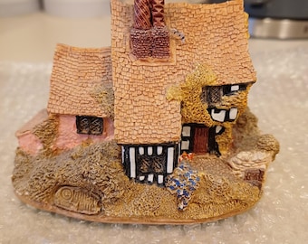 Lilliput lane Saddlers Inn